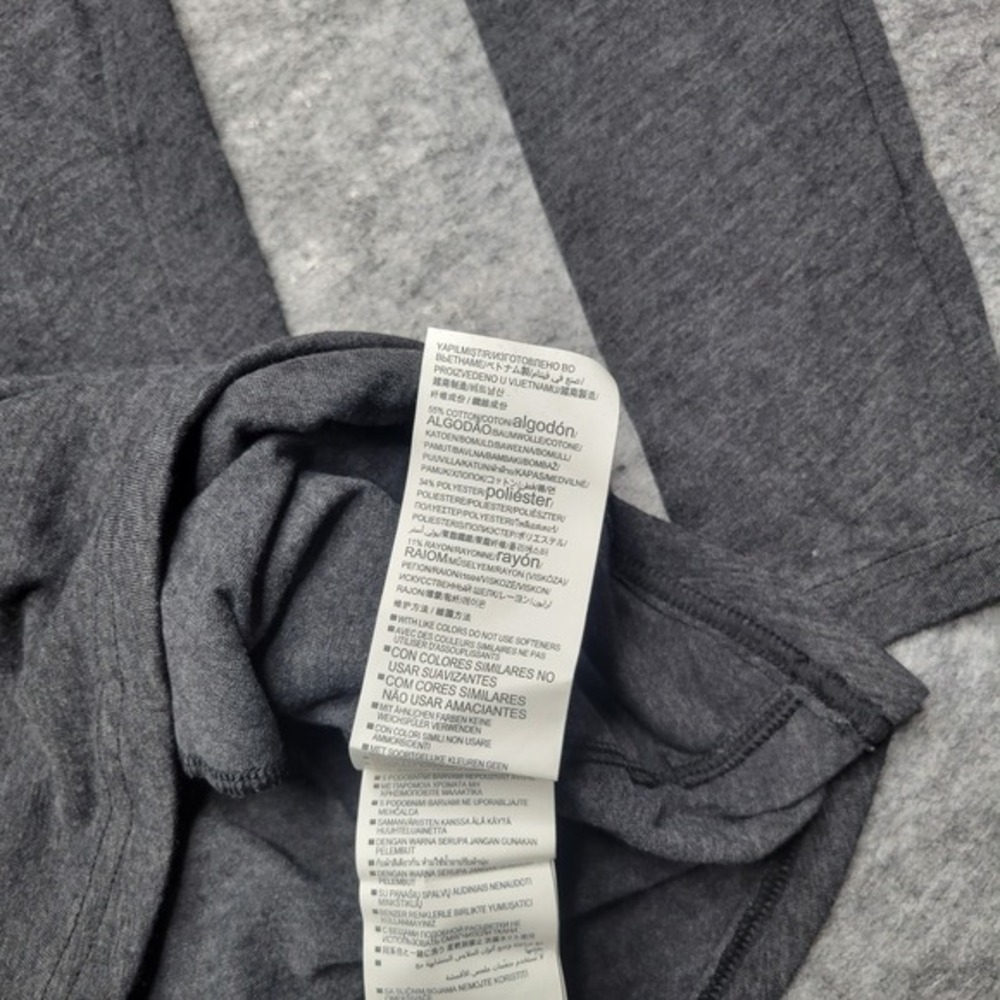 New Under Armour Women Hoodie Small Grey‎ Pockets Pullover Loose Heatgear Thin - Picture 11 of 11